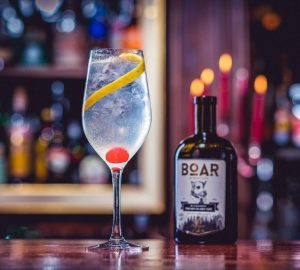 Cocktail mit BOAR Gin