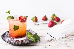 Sour, Erdbeeren & Minze mit Jodhpur Gin