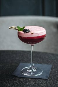 Clover Club Cocktail mit Roner Z44 Gin