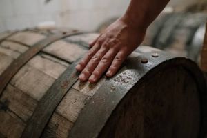 Barrel Aged Gin im Holzfass