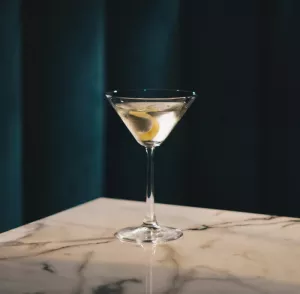 Martini Cockatil mit Zitronenzeste