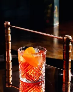 negroni mandarina barrell aged cocktail